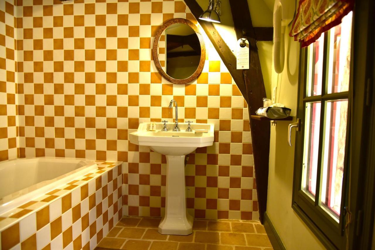 Logis Hotel Le Boudoir Belvès Exteriér fotografie
