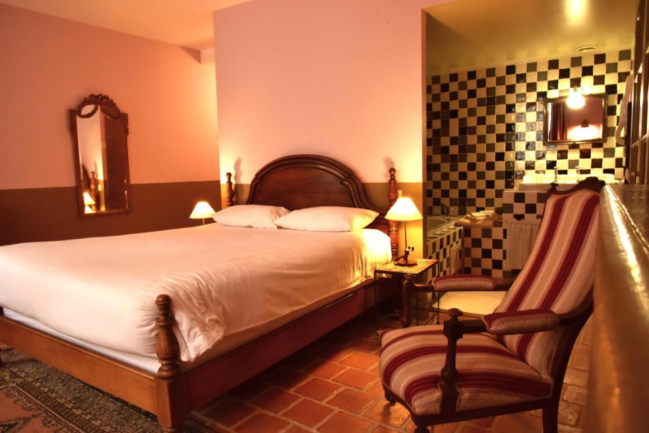 Logis Hotel Le Boudoir Belvès Exteriér fotografie