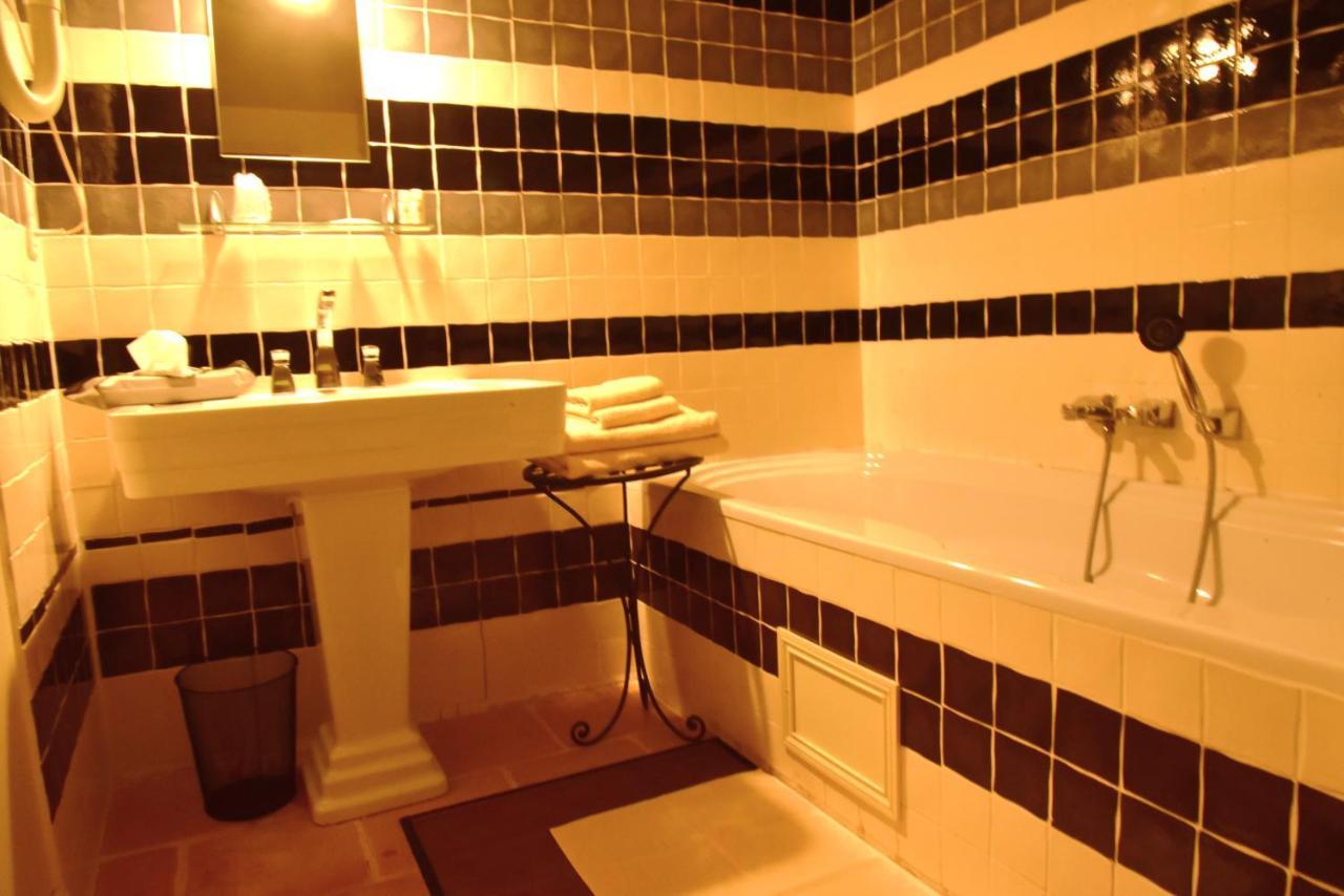 Logis Hotel Le Boudoir Belvès Exteriér fotografie