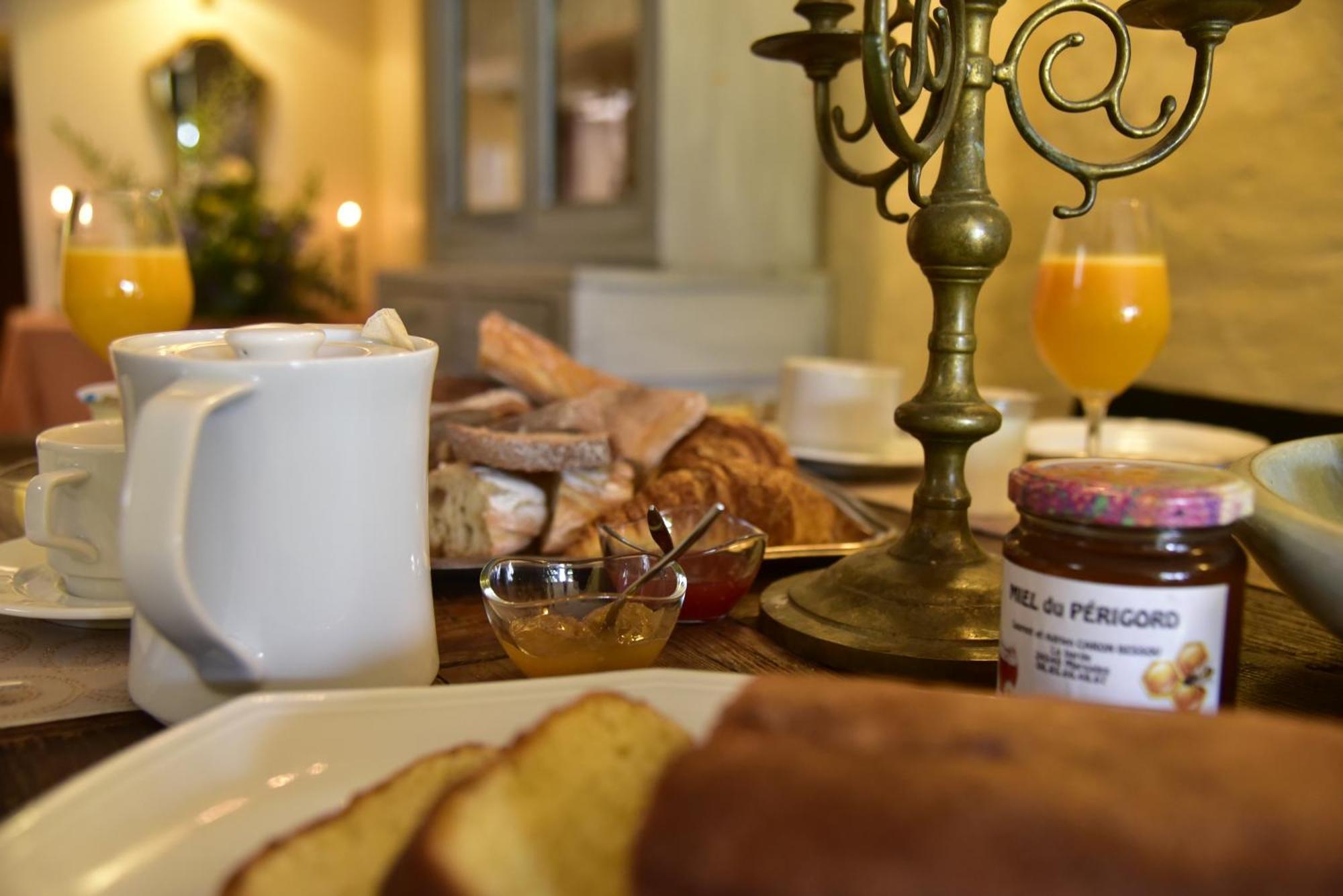 Logis Hotel Le Boudoir Belvès Exteriér fotografie
