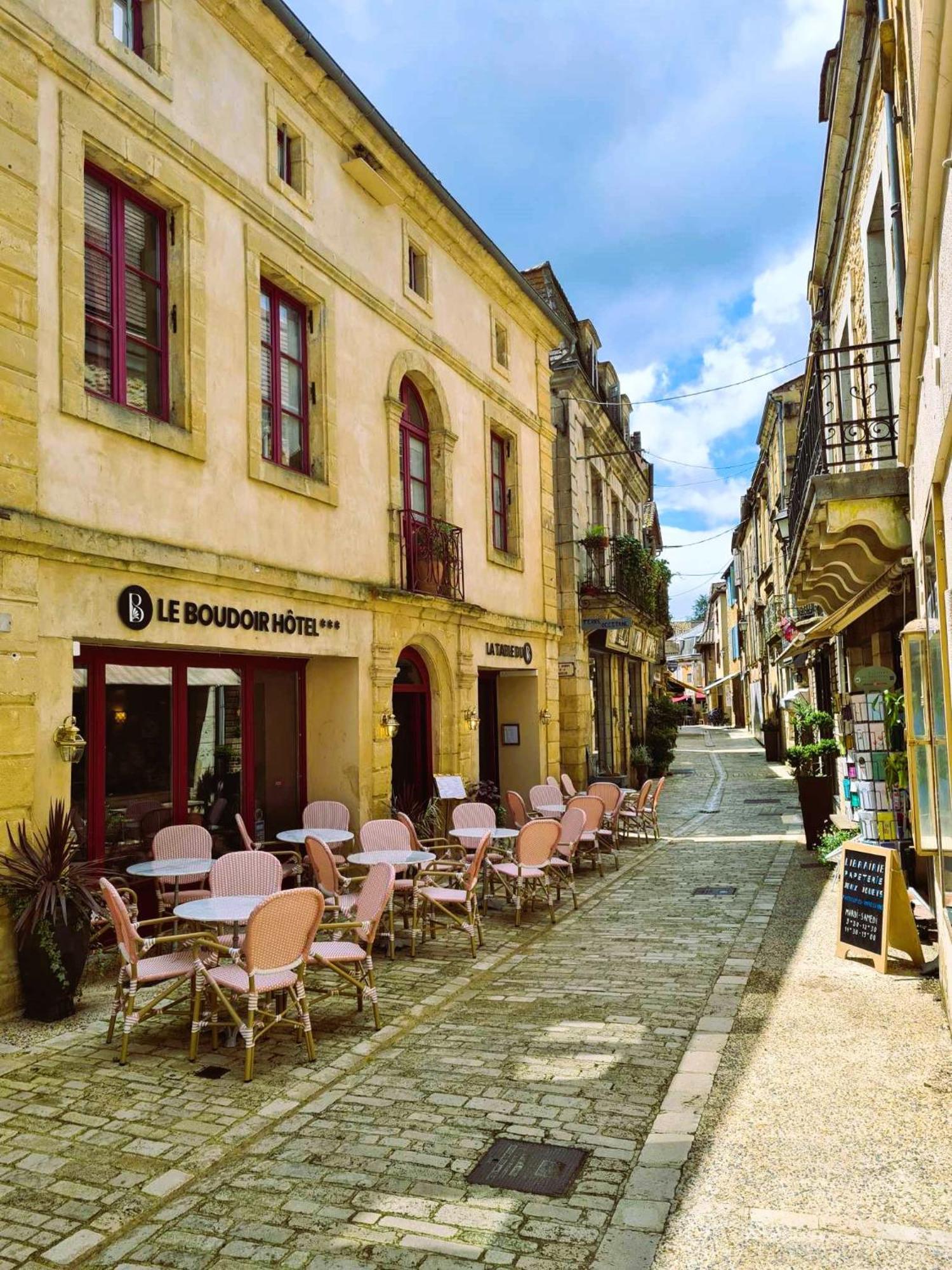 Logis Hotel Le Boudoir Belvès Exteriér fotografie